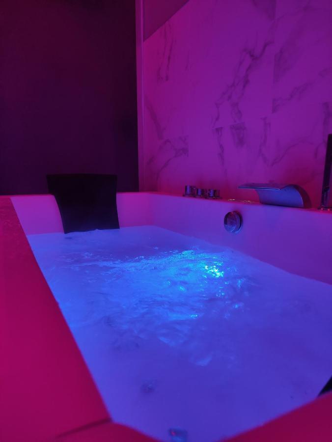 Groom Epernay - Jacuzzi & Champagne Bagian luar foto
